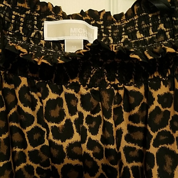 *Price drop* MK  off the shoulder blouse - Picture 2 of 3